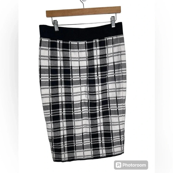 Vince Camuto Plaid Black and White Midi Skirt Size Medium - Picture 2 of 5